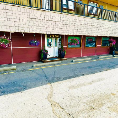Travelodge By Wyndham Dawson Creek Exterior foto